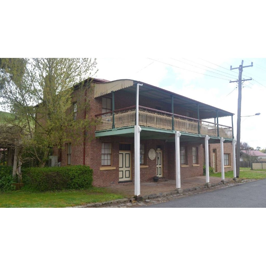 'Sunrise' star buys old Carcoar pub, and reveals her plans to open