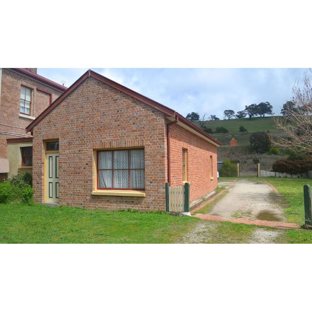 'Sunrise' star buys old Carcoar pub, and reveals her plans to open