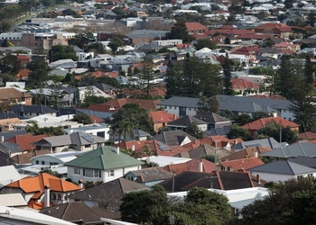 House values continue to fall across Newcastle and Lake Macquarie
