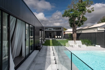 Minimalist-style Hamilton South property sets new street record with $3m-plus sale