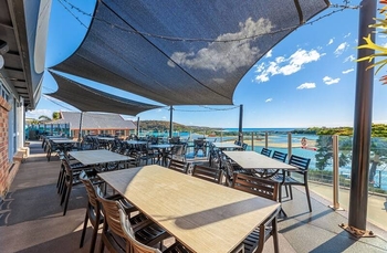 Narooma's 'million-dollar-view' pub sells for huge price to high-profile buyer