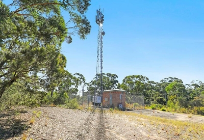 'Overwhelming' interest as quirky investment acreage with two phone towers listed