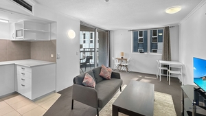 901/160 Roma Street, Brisbane City, QLD 4000 photo 2 of 13