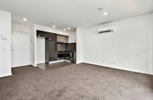 69/1 Anthony Rolfe Avenue, Gungahlin, ACT 2912 photo 3 of 13