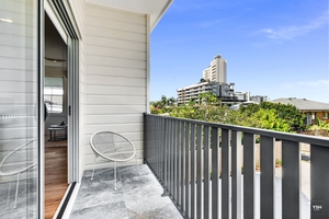 3/64 Lockerbie Street, Kangaroo Point, QLD 4169 photo 2 of 10