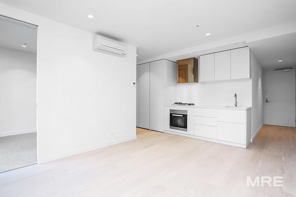 905/135 A'Beckett Street