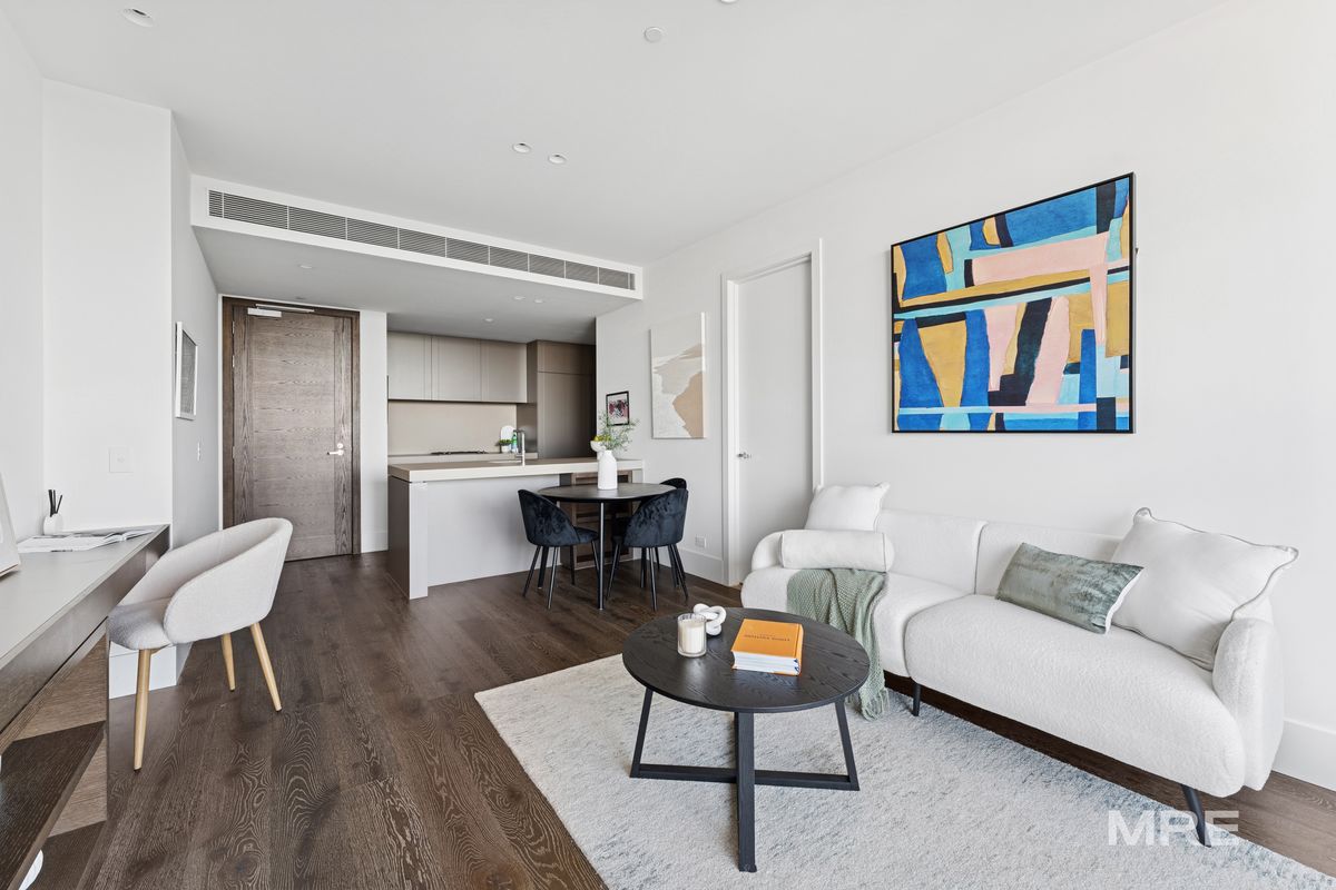 2305/1 Almeida Crescent