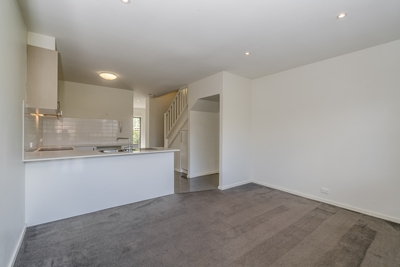 48/39 Jerrabomberra Avenue, Narrabundah, ACT 2604 photo 3 of 3