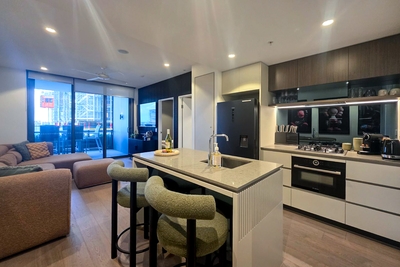 1402/8 Margaret Street, Brisbane City, QLD 4000 photo 2 of 28