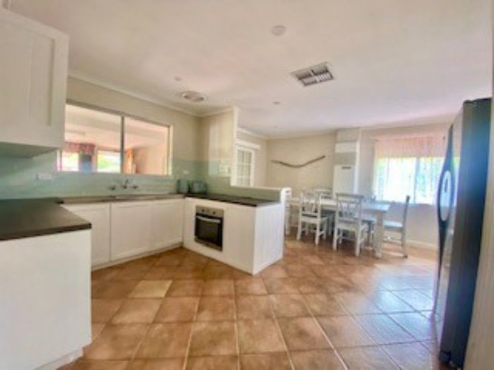 10 Hume Court, Parmelia, WA 6167 Property Details