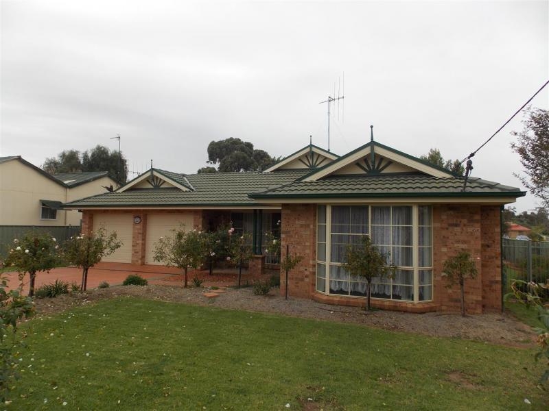 13 Webb Street, Parkes, NSW 2870