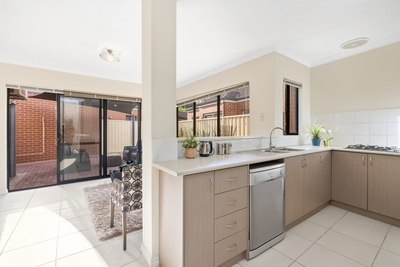 17 Ellard Avenue, Belmont, WA 6104 photo 2 of 16