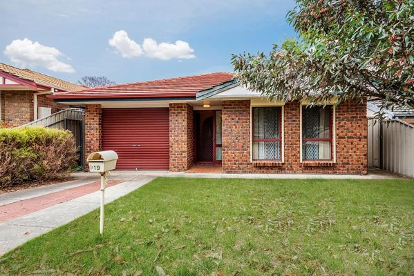 2 bowman crescent enfield