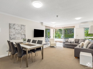 ID:21159432/220 The Esplanade, Burleigh Heads, QLD 4220 photo 3 of 5