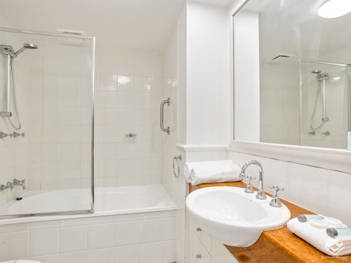 ID:21159432/220 The Esplanade, Burleigh Heads, QLD 4220