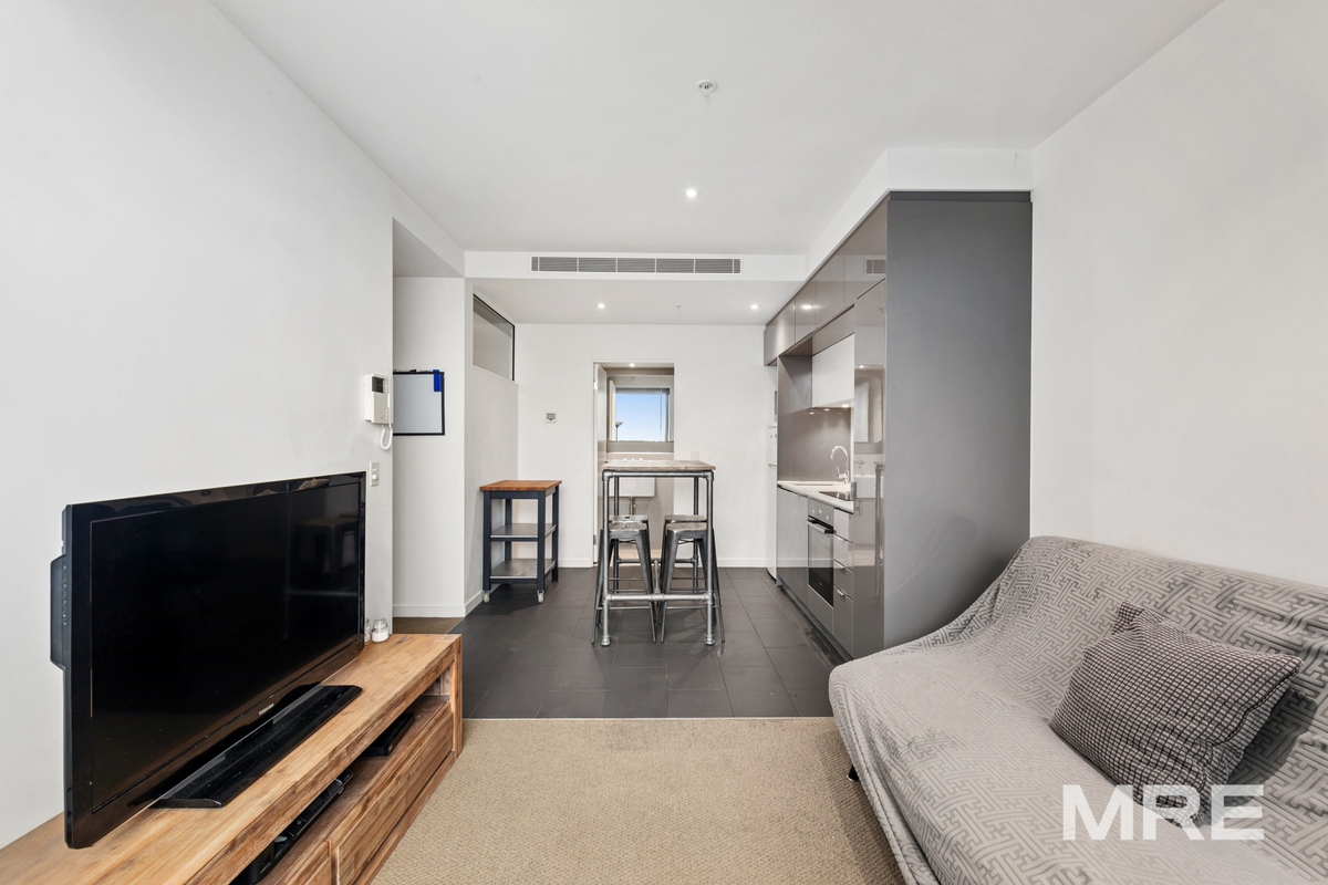 2718/555 Swanston Street