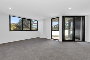 703/2 Limburg Way, Greenway, ACT 2900 photo 2 of 12