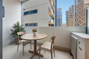 1104/8 Sutherland Street, Melbourne, VIC 3000 photo 3 of 9
