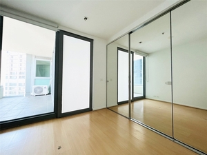 1706/8 Downie Street, Melbourne, VIC 3000 photo 3 of 10