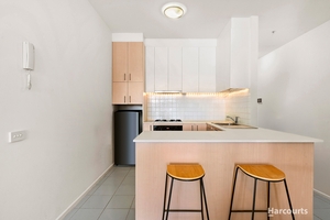 1606/250 Elizabeth Street, Melbourne, VIC 3000 photo 2 of 10