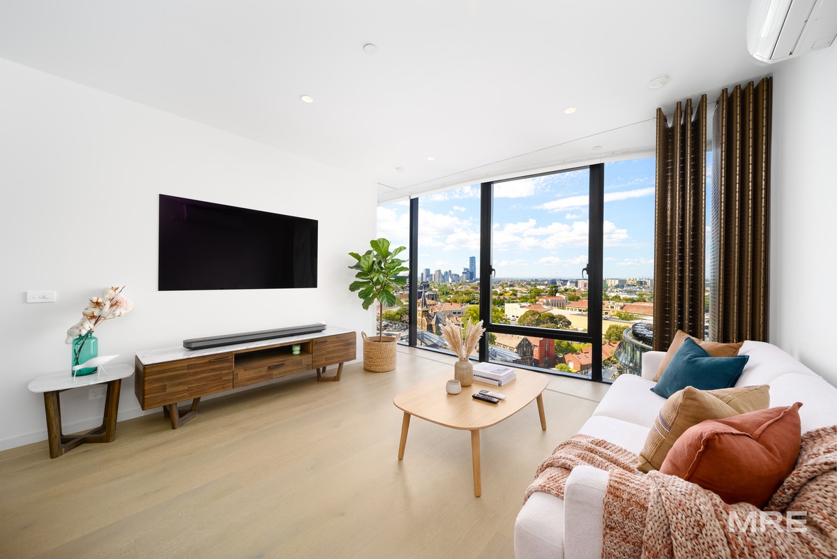 1212/605 St Kilda Road