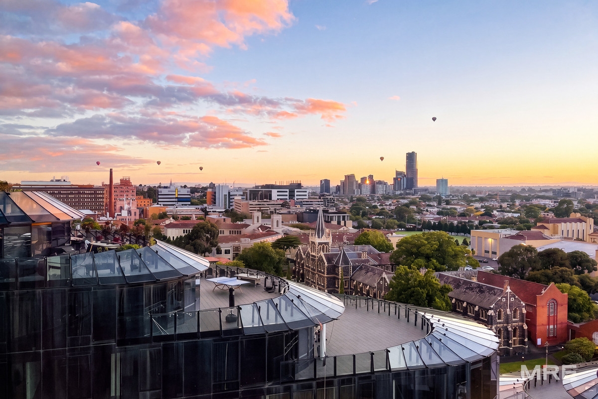 1212/605 St Kilda Road