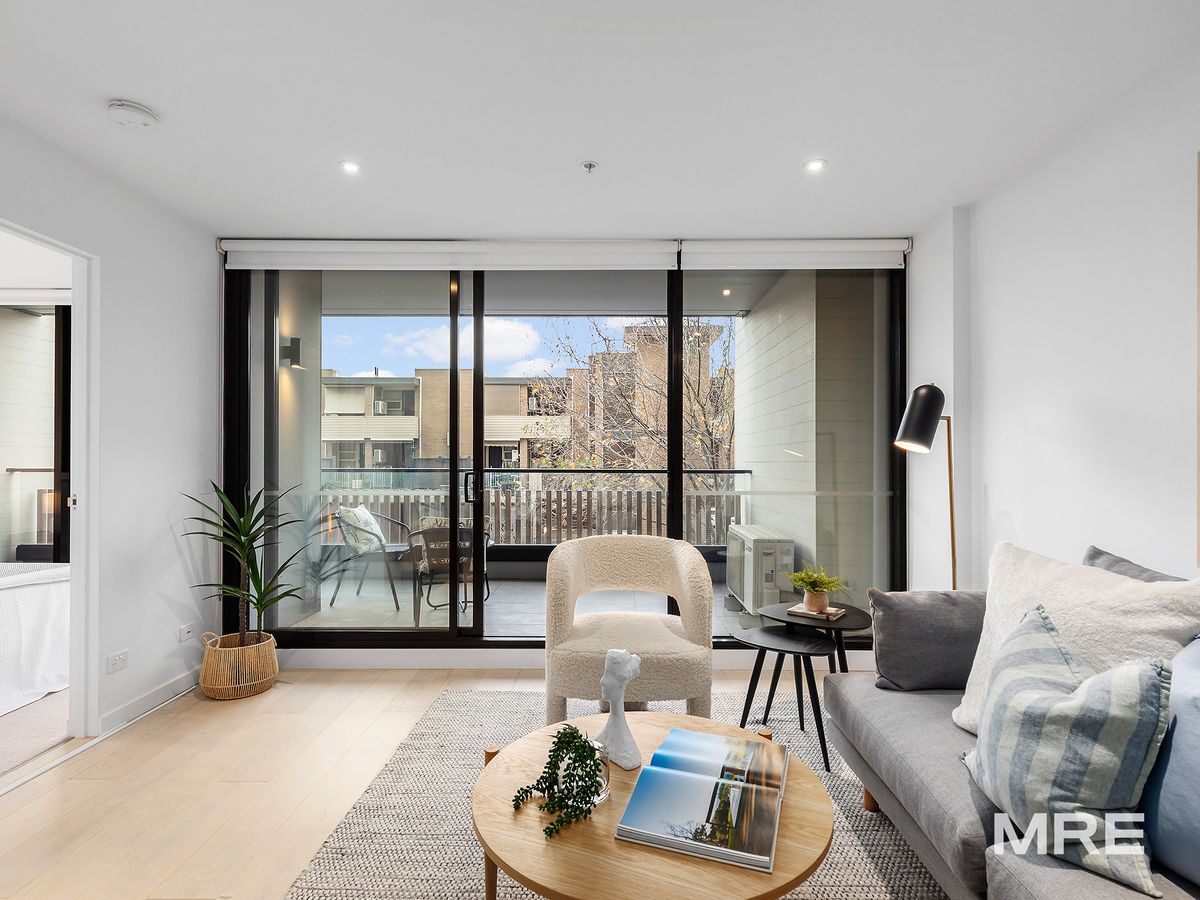 110/40 Hall Street