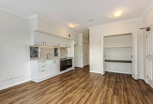 4/141 Railway Parade, Mount Lawley, WA 6050 photo 3 of 11