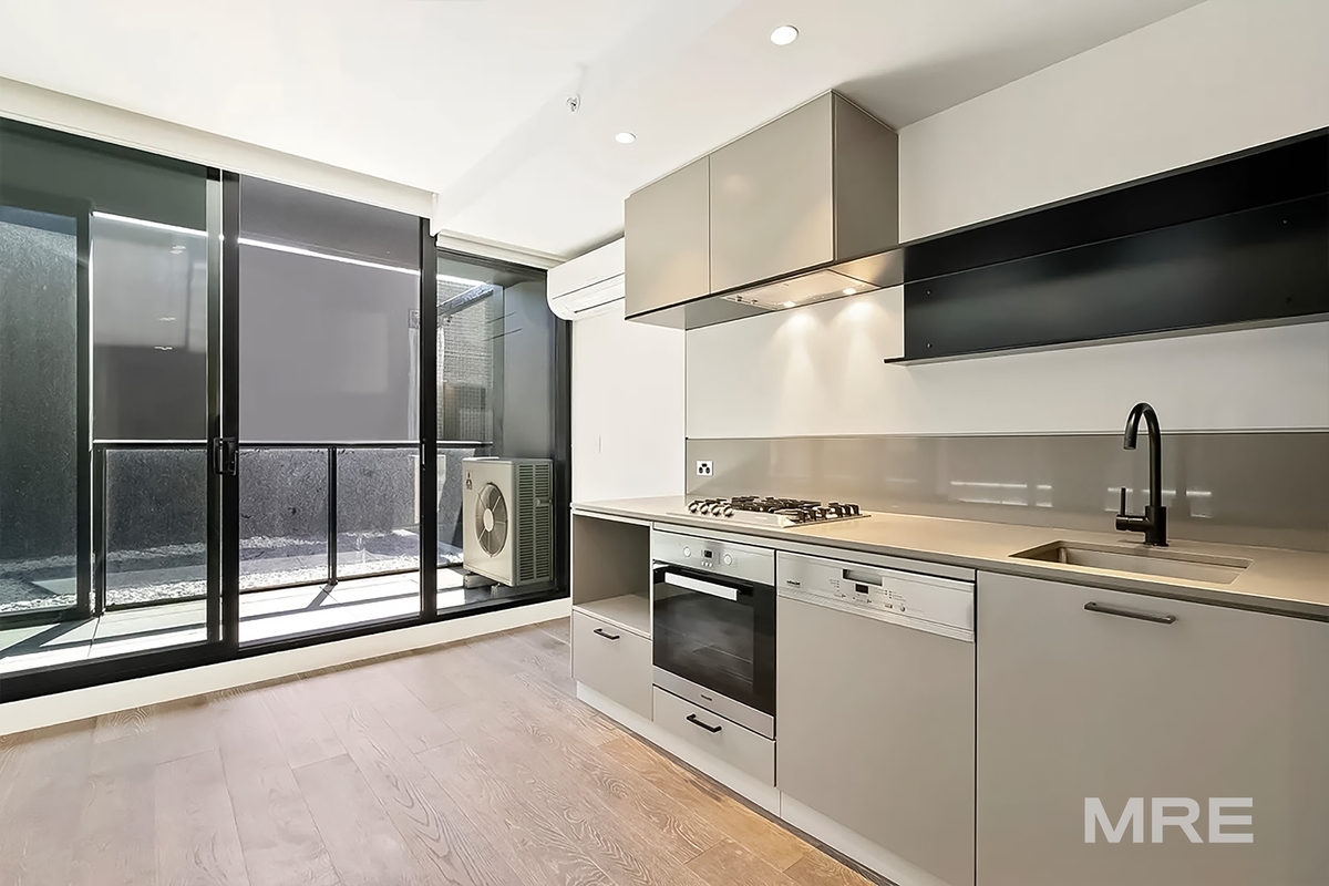 1016/7 Claremont Street