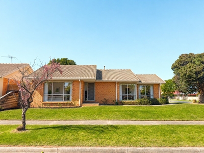 29 Collins Crescent, Berwick, VIC 3806