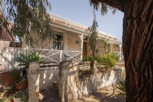 9 Burt Street, Fremantle, WA 6160 photo 3 of 26