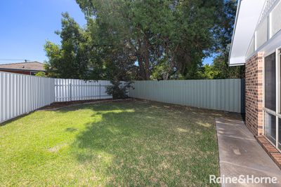 9 Banks Avenue, Kooringal, NSW 2650 