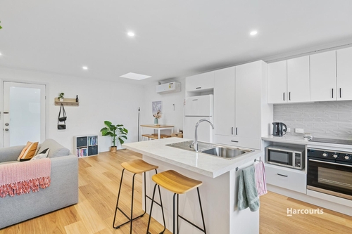 2/2 Lalwinya Road, Mount Nelson, TAS 7007