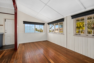 18 Greenup Street, Redcliffe, QLD 4020 photo 2 of 11
