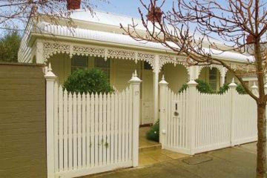 17 Mathoura Road, Toorak, VIC 3142 for Sale