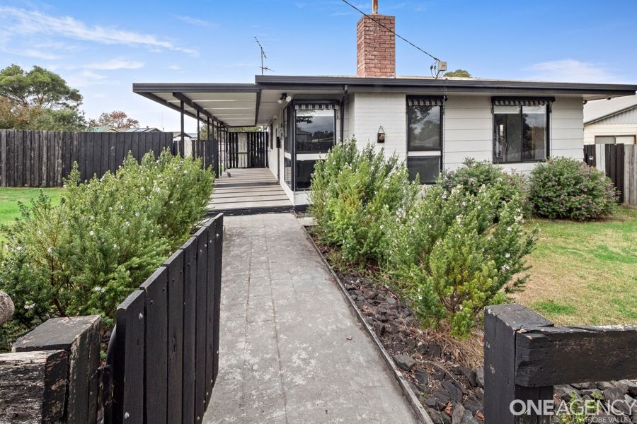 The Cigarette Century: The Rise, Fall, And Deadly Persistence Of The Product That Defined America: Brandt, Allan M.: 9780465070473 Australia