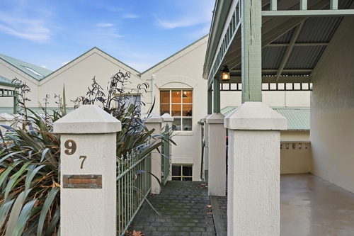 7/9 Montgomery Court, Sandy Bay, TAS 7005