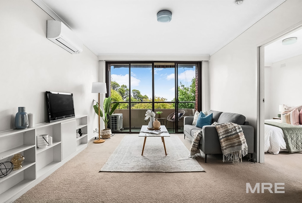 8/3 Burwood Avenue