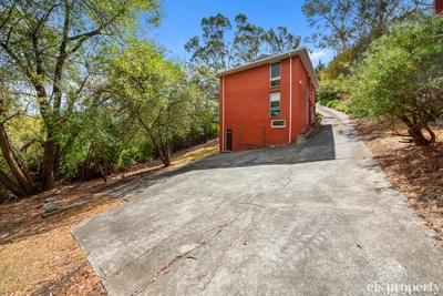 2/274 Churchill Avenue, Sandy Bay, TAS 7005 photo 9 of 9