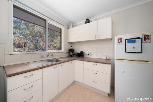 2/274 Churchill Avenue, Sandy Bay, TAS 7005