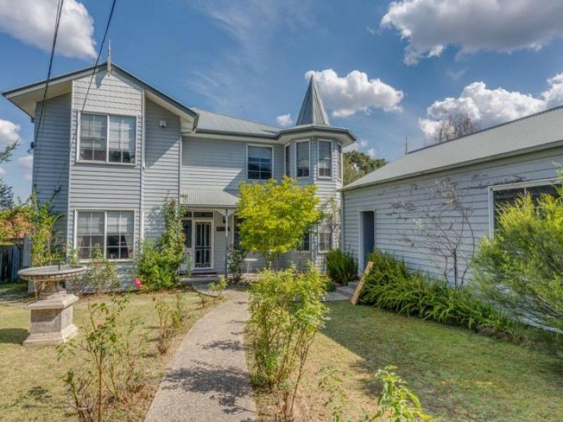 21 Murray Road, Croydon, VIC 3136 Property Details