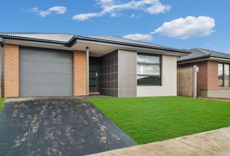 28 Calypso Drive, Mickleham, VIC 3064 Property Details