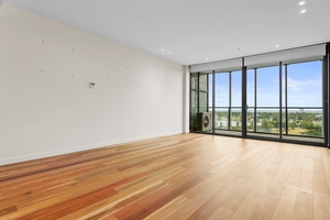 713/55 Queens Road, Melbourne, VIC 3000 photo 2 of 17
