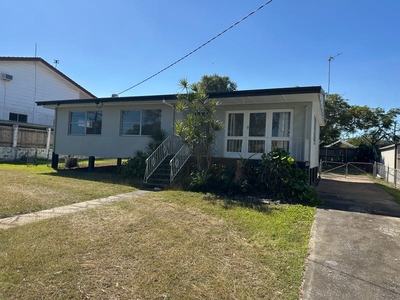 68 Barney Street, Barney Point, QLD 4680
