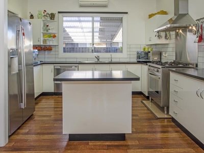176 Duke Street, Busselton, WA 6280 photo 2 of 17