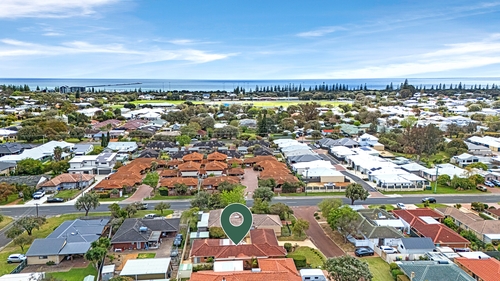 4 Pioneer Cove, Busselton, WA 6280