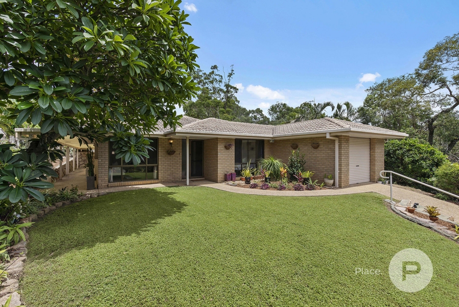 104 Donnington Street, Carindale, QLD 4152 for Sale