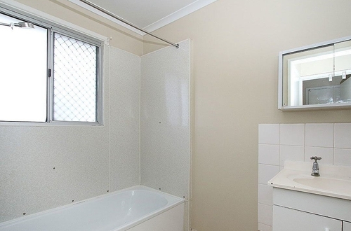 33 Phyllis Street, Eastern Heights, QLD 4305