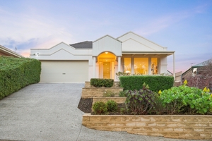 48 Sandalwood Crescent, Flagstaff Hill, SA 5159