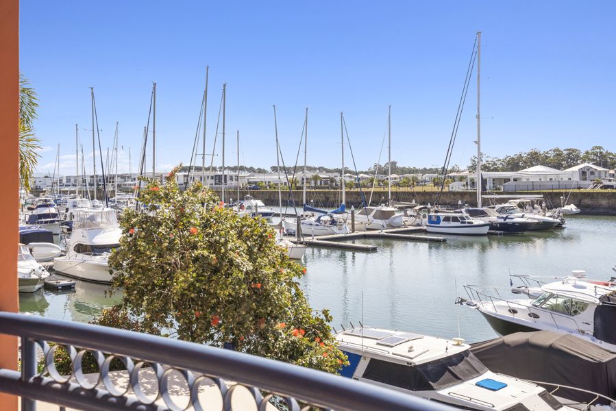 77 John Lund Drive, Hope Island, QLD 4212 for Sale